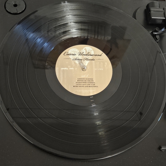"Some Hearts" Carrie Underwood Vinyl - Picture 9 of 11